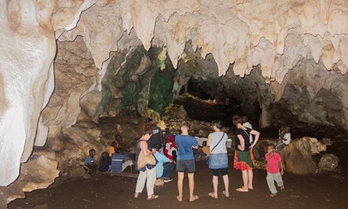Mtende Beach & Caves